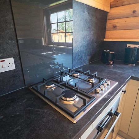 Aspen Lodge, Amazing New Log Cabin With Hot Tub - Sleeps 6 - Felmoor Park Morpeth Zimmer foto