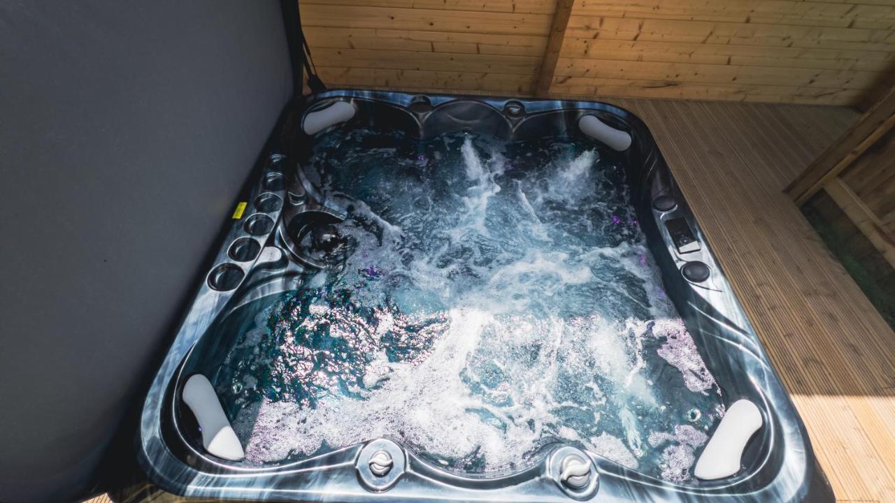Aspen Lodge, Amazing New Log Cabin With Hot Tub - Sleeps 6 - Felmoor Park Morpeth Exterior foto